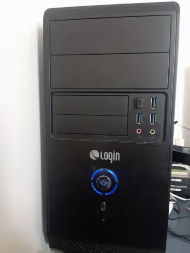 Pc-game semi-novo.