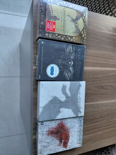 Coleção de DVDs da 1a ate a 5a temporada de Game of Thrones