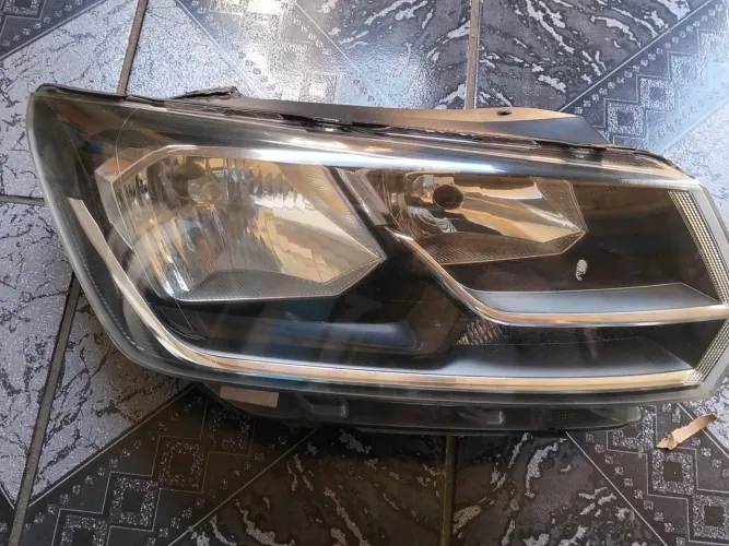 Vendo farol dianteiro da Saveiro Cross,gol e Voyage, bem conservado 