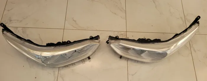 Par de farol yaris