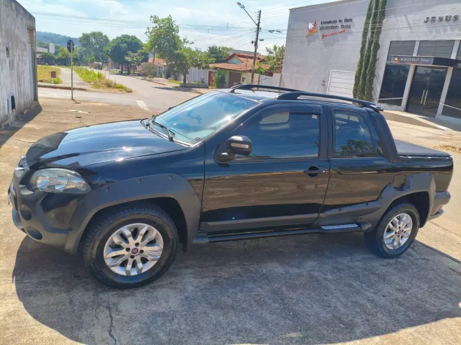 Fiat Strada Adventure1.8/ 1.8 Locker Flex CD 2013