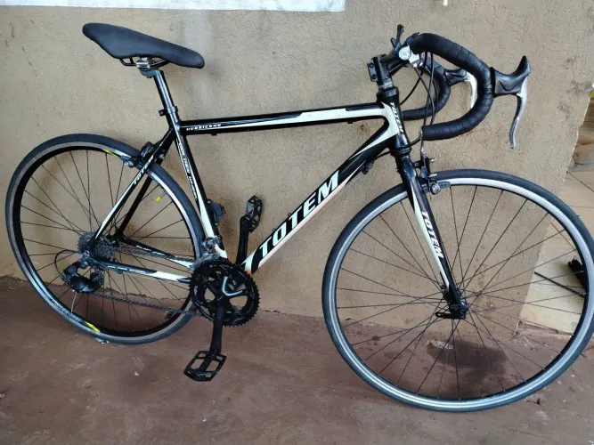 Bicicleta speed totem 700