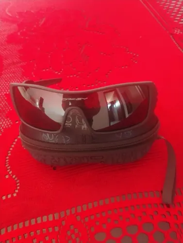 Óculos de sol Oakley masculino original perfeito estado sem uso 