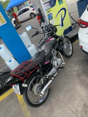 Fan 125 de leilão