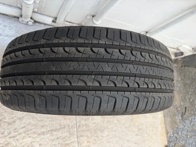 Pneu Goodyear 215/55-17
