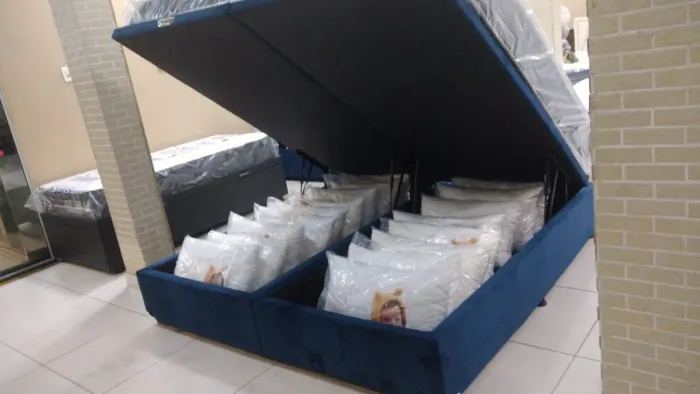 Cama Box Baú King com pistões a gás 