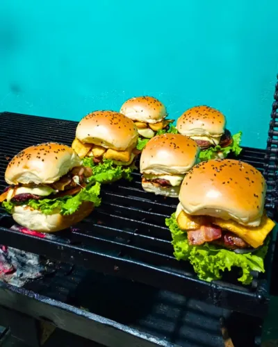 Hamburguer assado na brasa