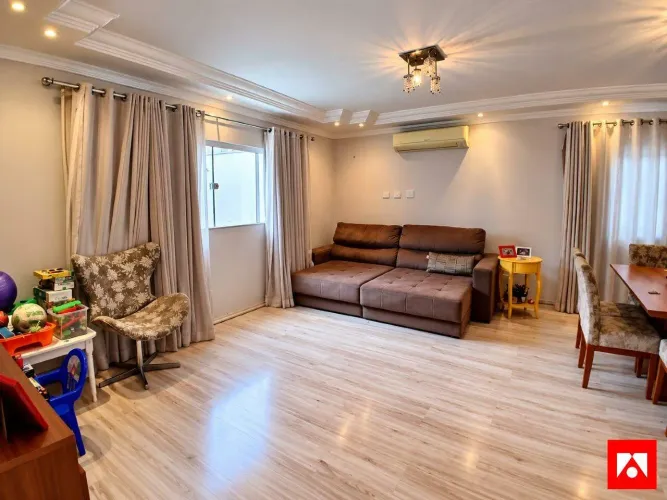 Casa com 3 quartos, 1 suíte e 5 vagas à venda no Jardim Dona Judith em Americana
