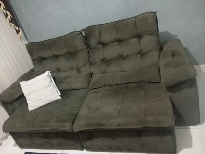 Sofá retrátil marrom