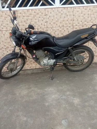 Vende-se Fan 125 ano 2010