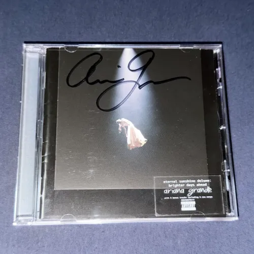 Ariana Grande Eternal Sunshine Brighter Days CD autografado