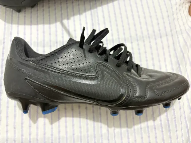 Chuteira da Nike de trava 
