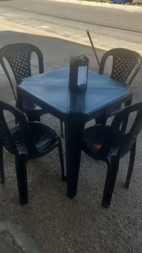 Mesa com 4 cadeiras