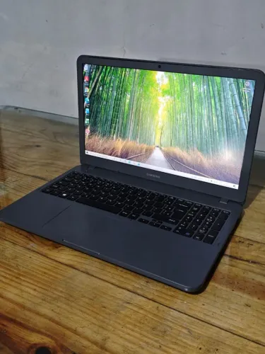Notebook Samsung i3 7100 240GB SSD 8GB de RAM