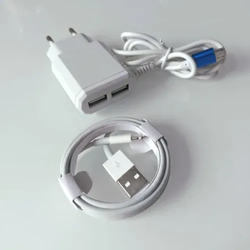 Kit Carregador 2 Entradas USB Saida V8 + Cabo Lightning 1 metro