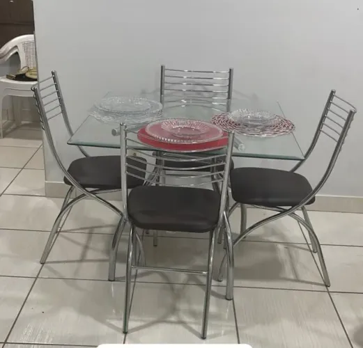 Mesa inox com vidro em perfeito estado
