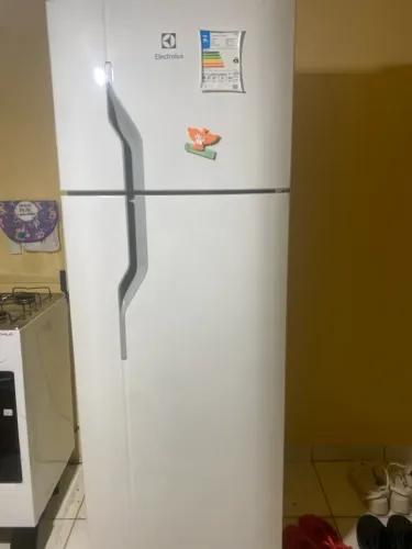 Geladeira semi nova