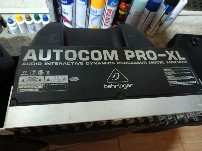 Compressor de Áudio Behringer Autocom MDX1600