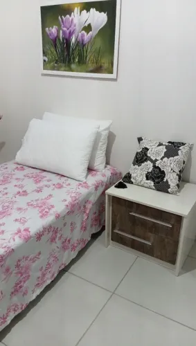 Aluga-se quarto de apartamento. 
