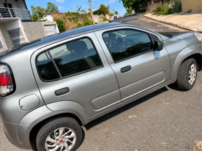 Fiat Uno Attractive 1.0 Flex 6V 5P 2017