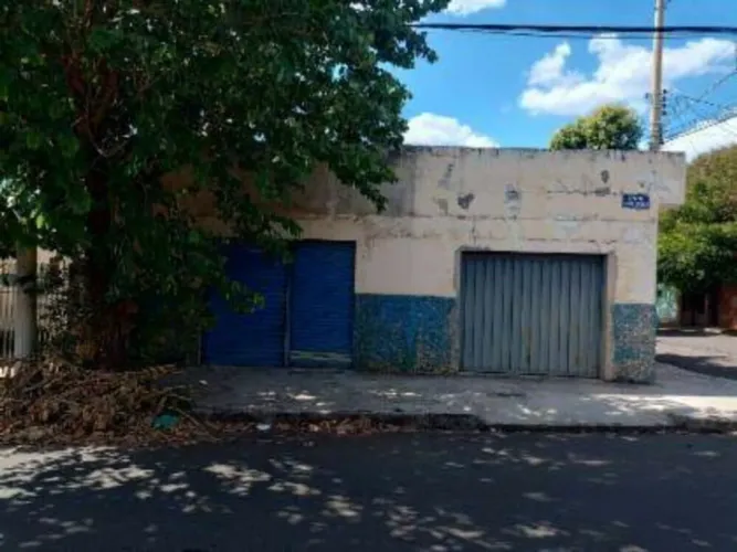 CASA RESIDENCIAL em BIRIGÜI - SP, JARDIM PLANALTO