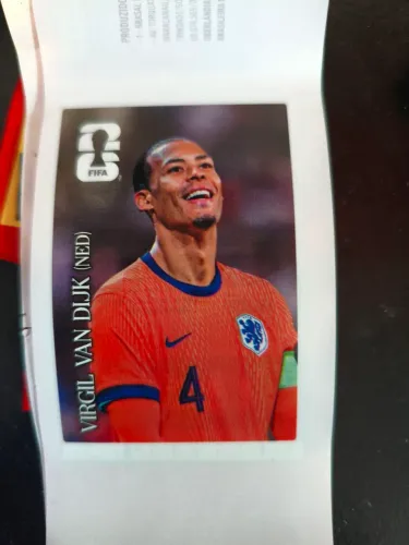 Figurinha coca cola 2026 Virgil Van Dijk (Ned)