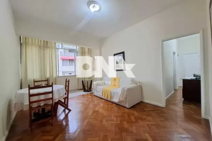 Apartamento : Padrão / Residencial / Catete