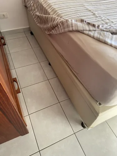 Cama Box Baú Casal sem colchão + 3 puffs