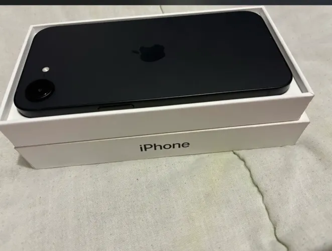 IPHONE 16 e 256GB usada