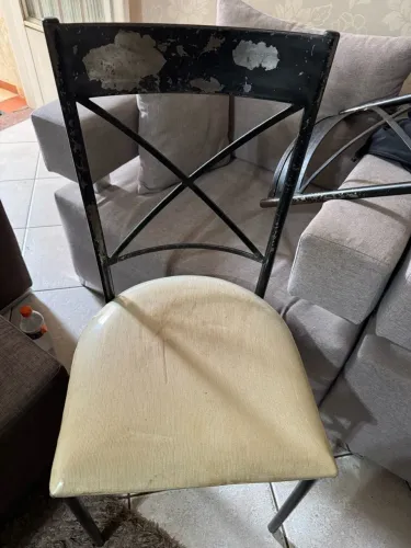 Base de mesa em pedra e ferro + 4 cadeiras