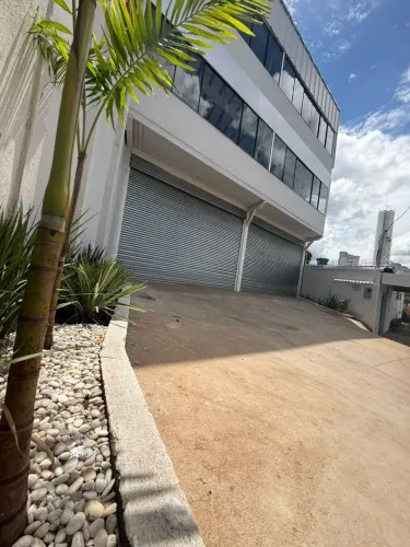 Galpão Comercial com 1.020m² | 3 Pavimentos | Av. Anhanguera | Goiânia