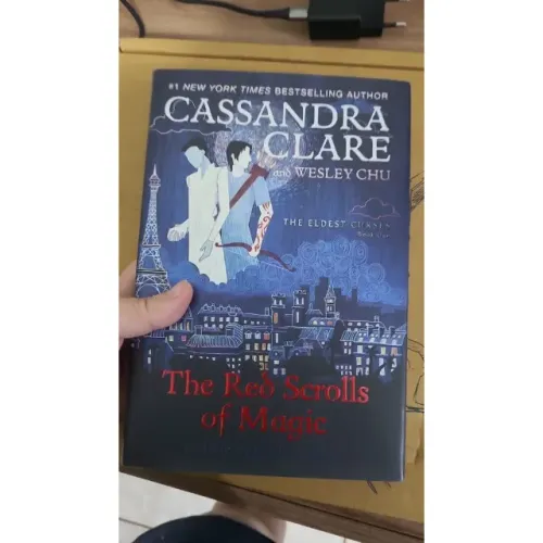 The Red Scrolls of Magic Cassandra Clare Wesley Chu hardcover capa dura inglês importado