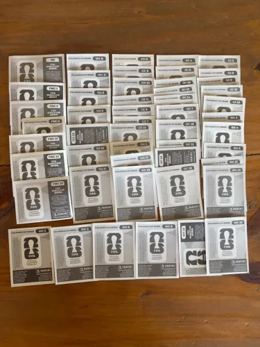 Kit 200 Figurinhas da copa sem repetições.