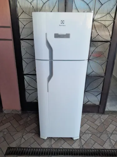 Geladeira Electrolux Frost Free 127v seminova