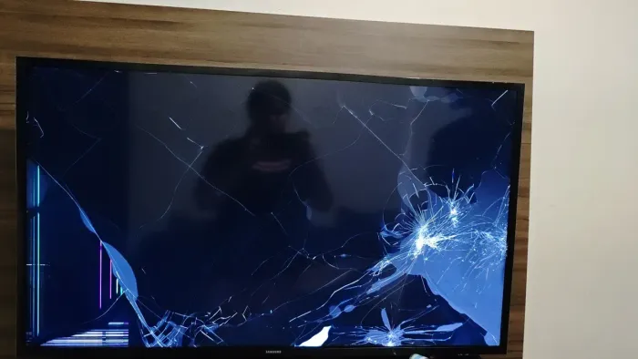 Tv samsung quebrada para retirada de peças