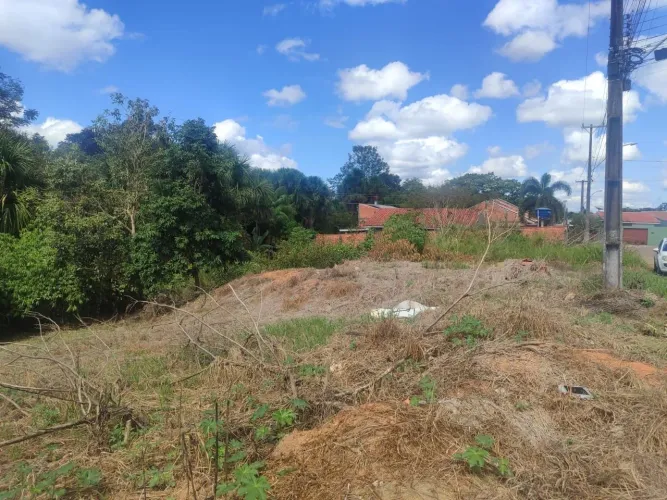 Vende se dois terrenos colina park II cada terrenos 32.500,00