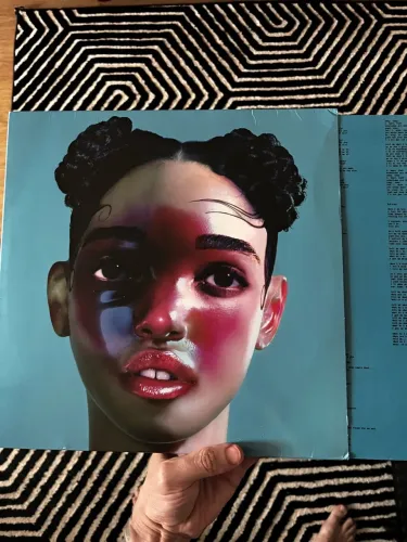 FKA Twigs LP1