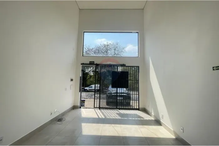 Sala comercial com 50m2 e mezanino no Jd. Ipiranga para locação