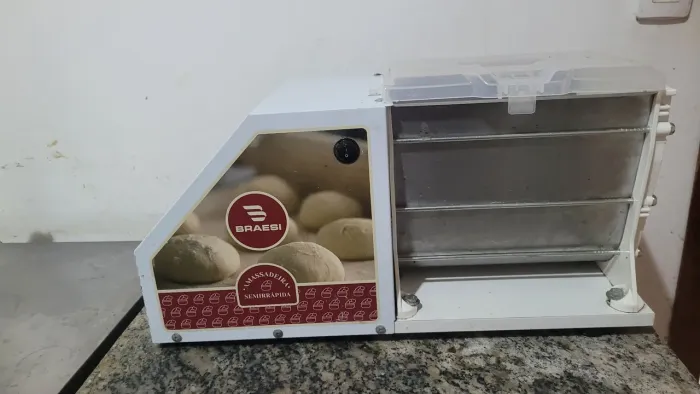 Masseira Breasi 3kl, semi nova, para massas, pães, pães de queijo e pizzas