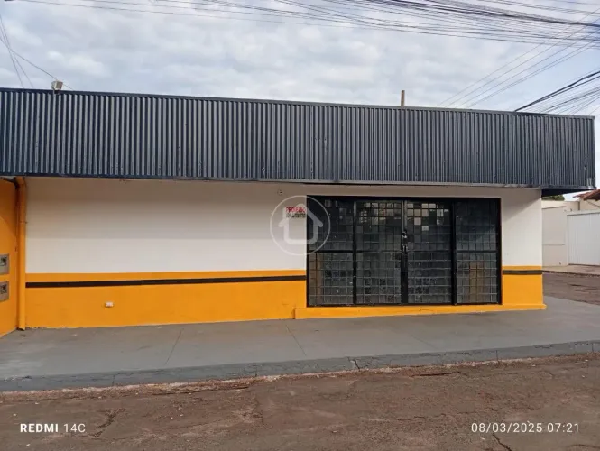CASA COM PONTO COMERCIAL