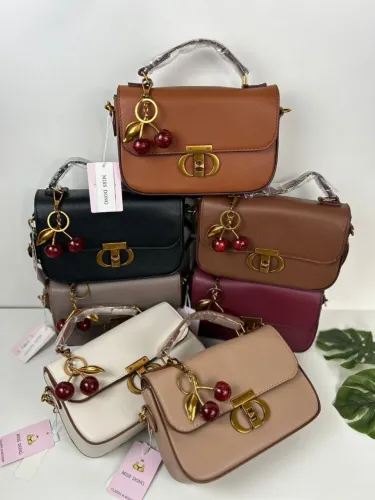 Bolsas e carteira de R$ 140 a R$ 400,00 