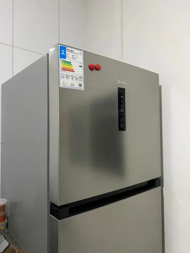 Vendo geladeira midea novíssima