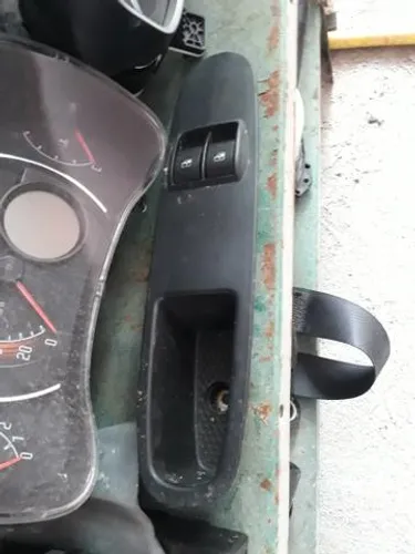 Comando do vidro elétrico da fiat uno