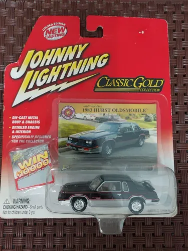 4 Miniaturas 1:64 Johnny lightning coleção Classic Gold