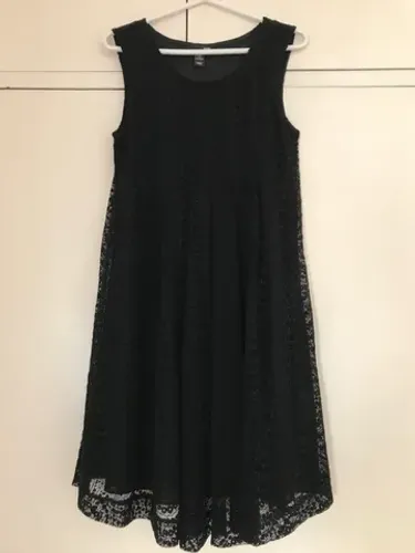 vestido preto em renda h&m