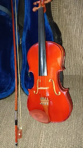 violino 4/4 cremona fecit anno domini 19, madeiras nobres, importado, ajustado
