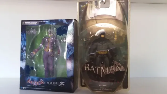 Boneco batman e coringa série arkhan