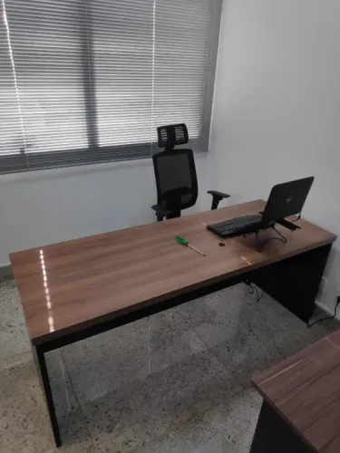 Mesa de Escritório Amadeirada - Estado de Nova