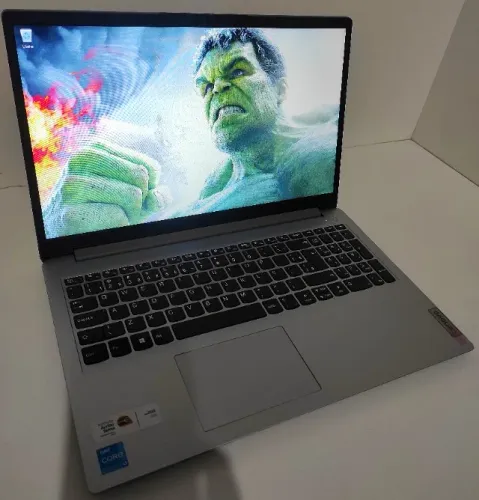 Notebook Lenovo i3-1215U (6 Núcleos) (3 Anos de Garantia)