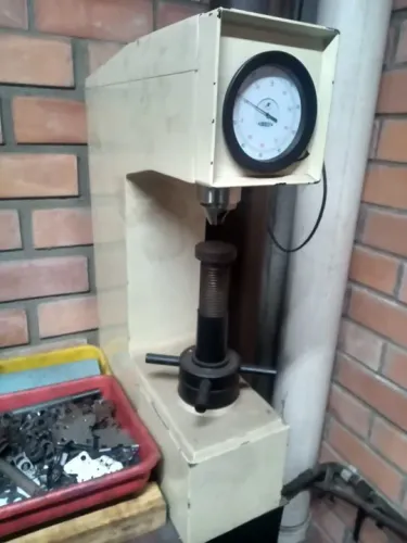 Durômetro de Bancada  Rockwell Analógico Marca Insize